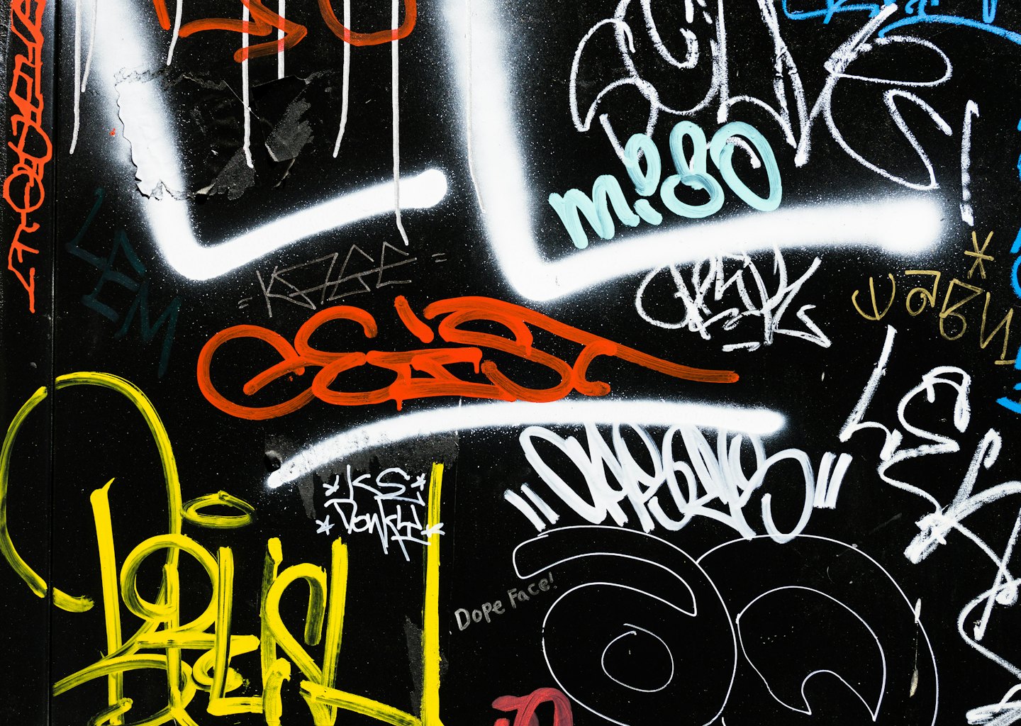 Vele graffiti tags